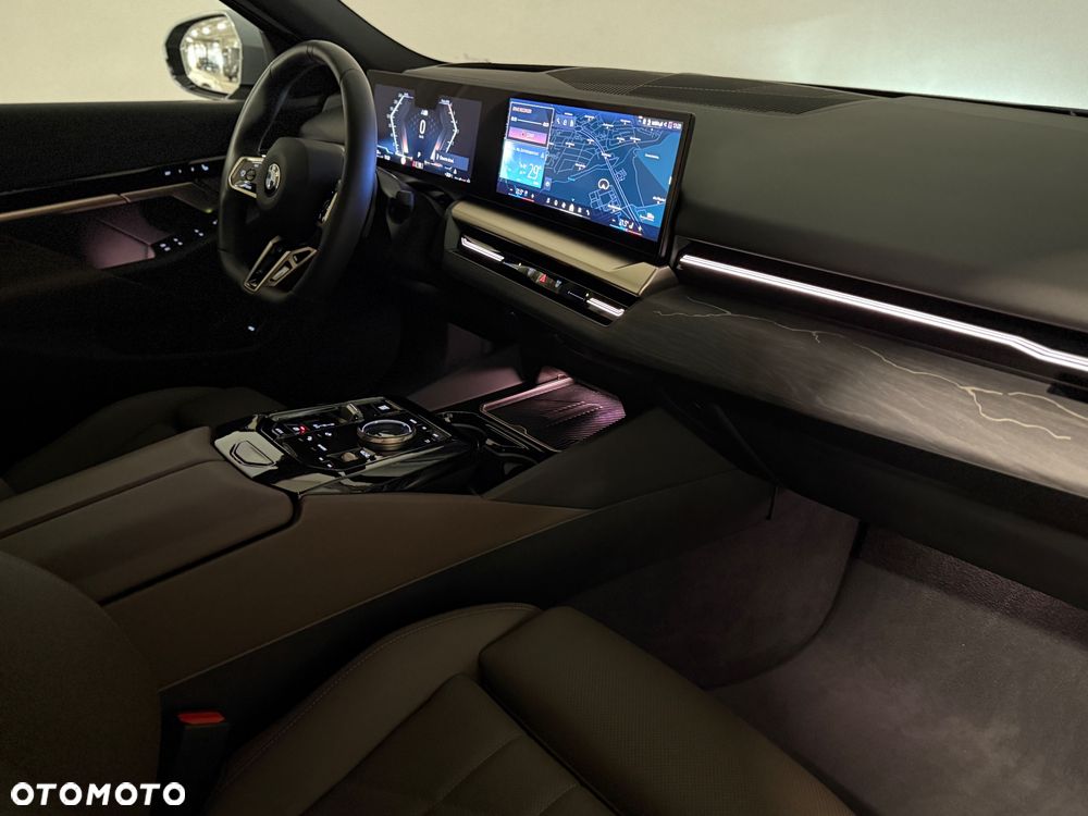 BMW Seria 5 520d xDrive mHEV M Sport - 37