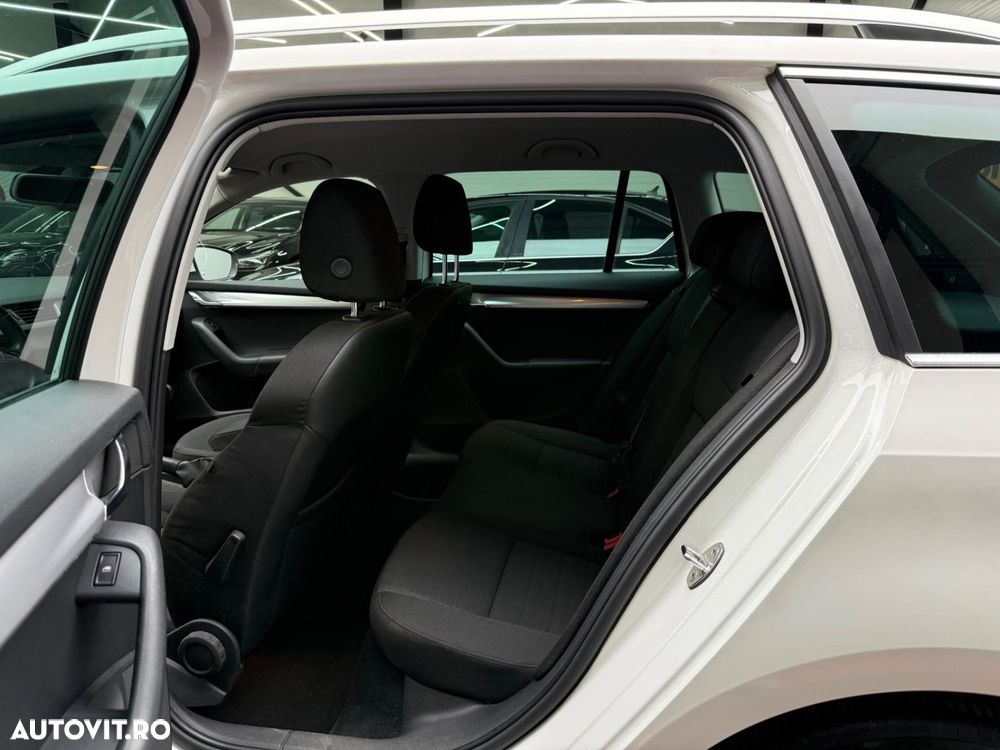 Skoda Octavia 1.2 TSI STYLE - 6