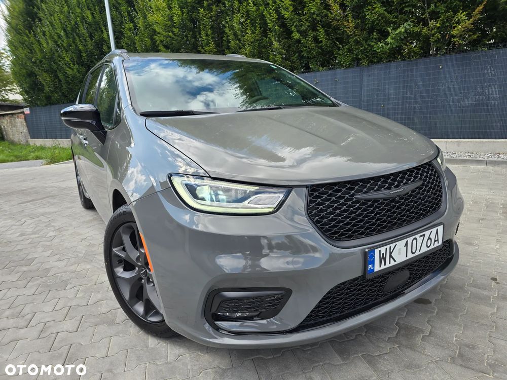 Chrysler Pacifica - 3