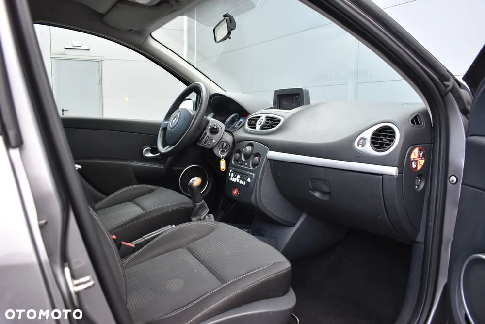 Renault Clio - 28