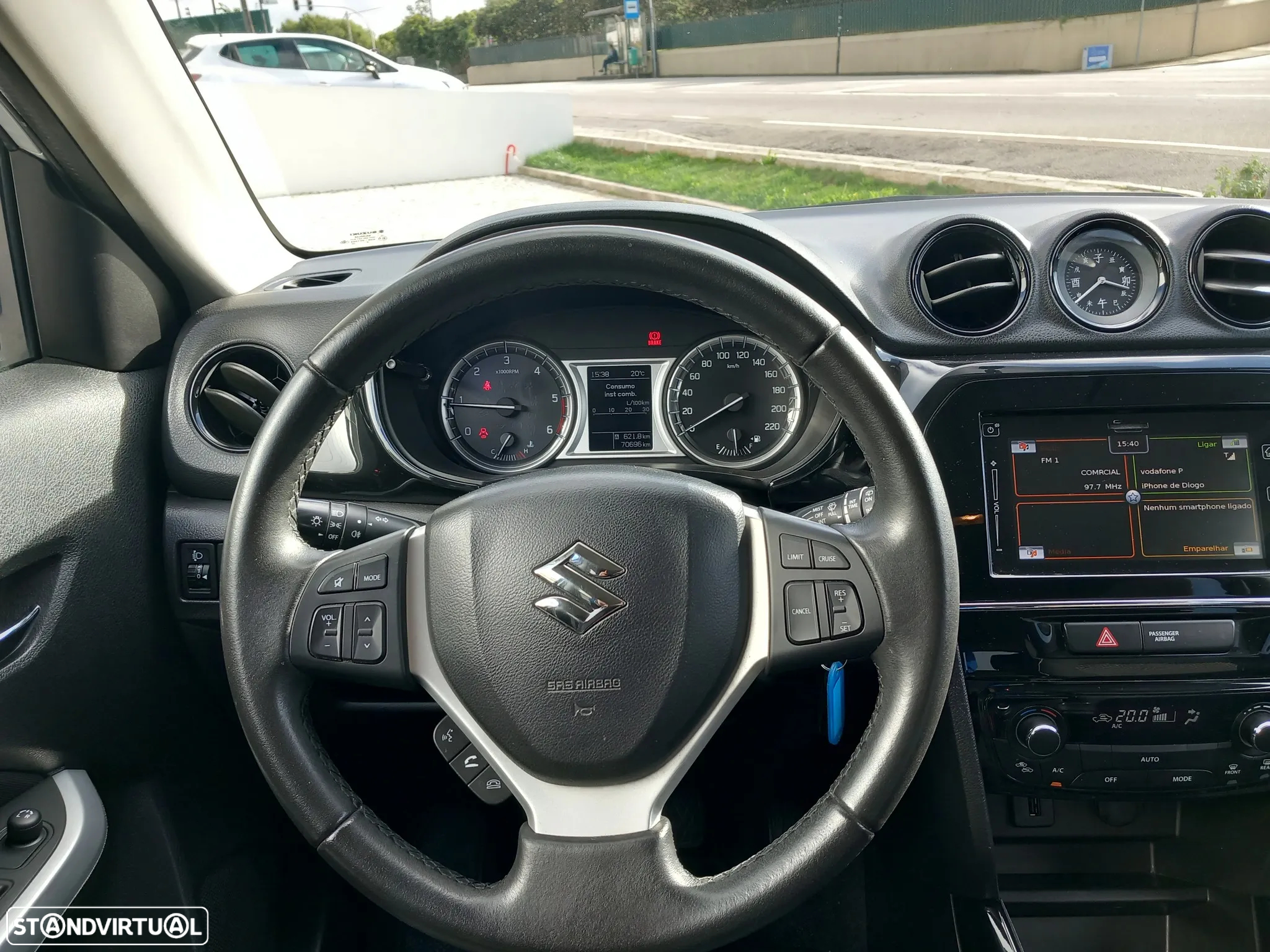 Suzuki Vitara 1.6 DDiS GLE - 11