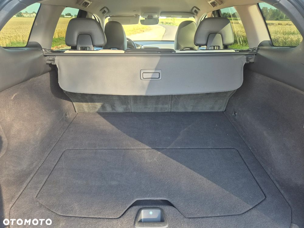 Volvo XC 60 D3 SCR Momentum - 10