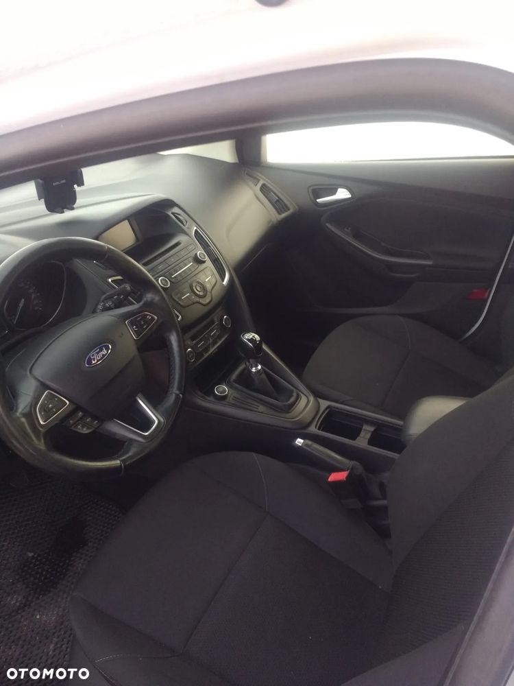 Ford Focus 1.5 TDCi Titanium ASS - 6