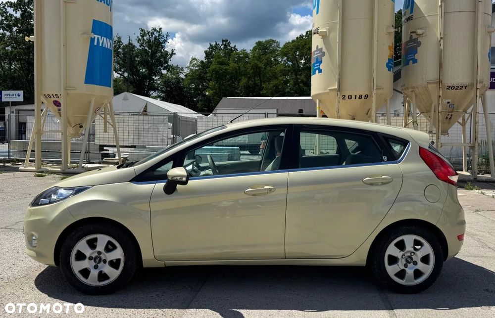 Ford Fiesta 1.4 Ghia - 22