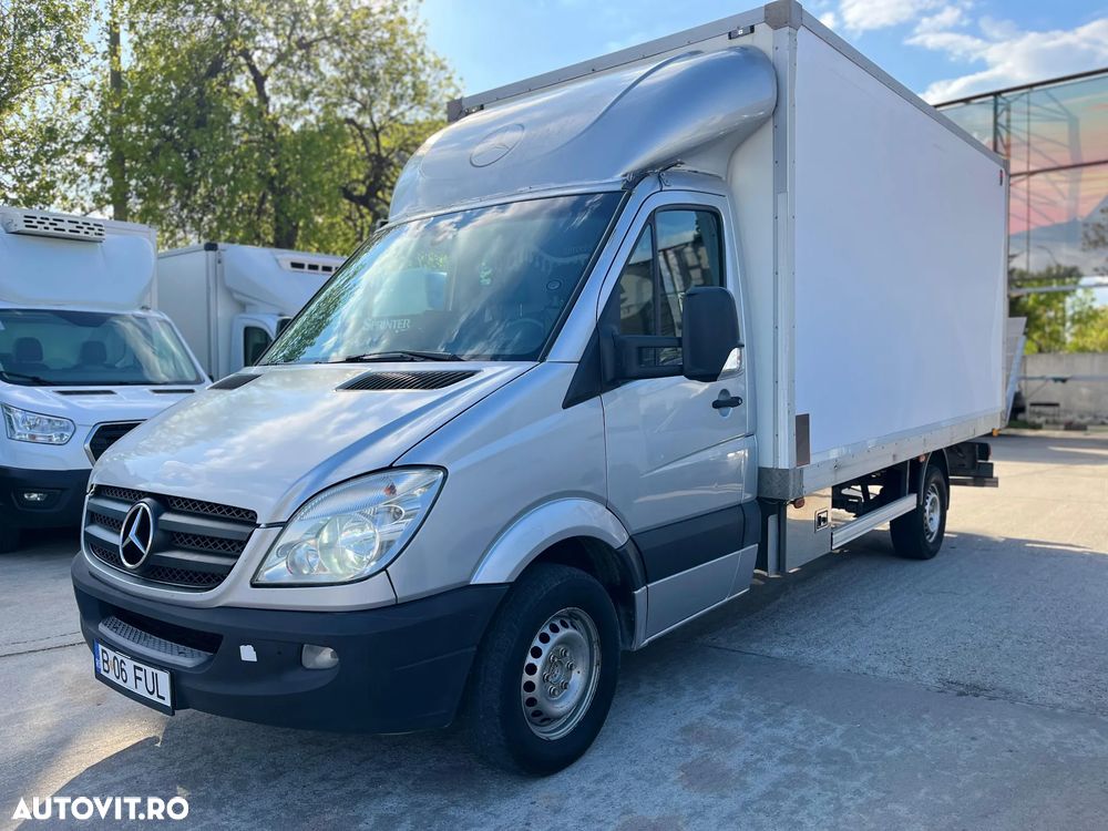 Mercedes-Benz Sprinter - 2