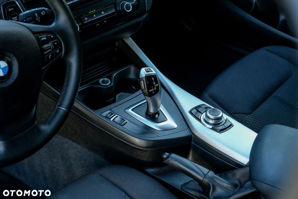 BMW Seria 1 120d Sport-Aut - 16