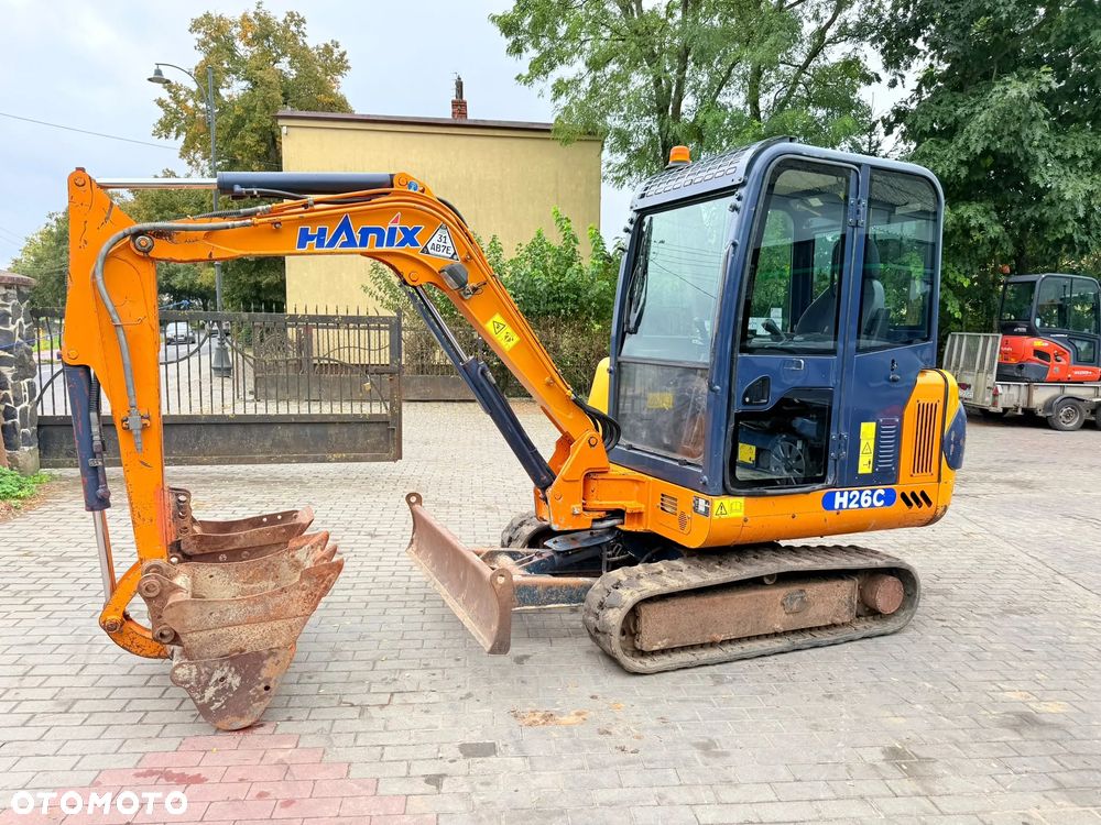 Hanix H26C - 23