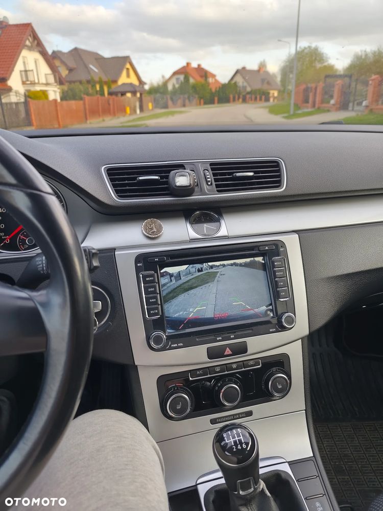 Volkswagen Passat 2.0 TDI Comfortline - 17