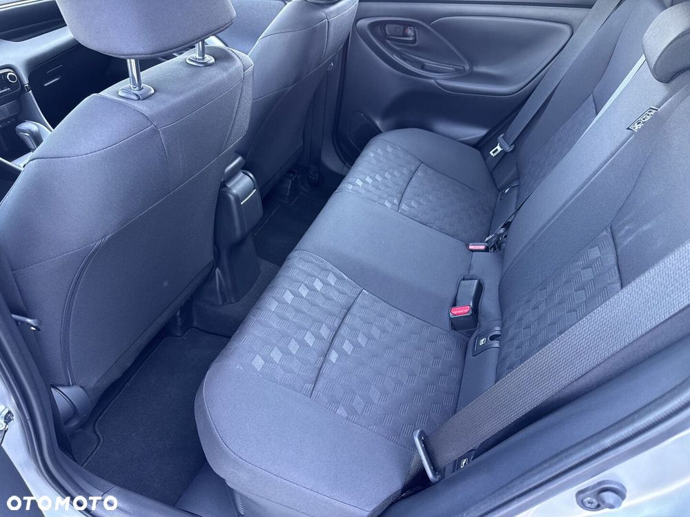 Toyota Yaris - 10