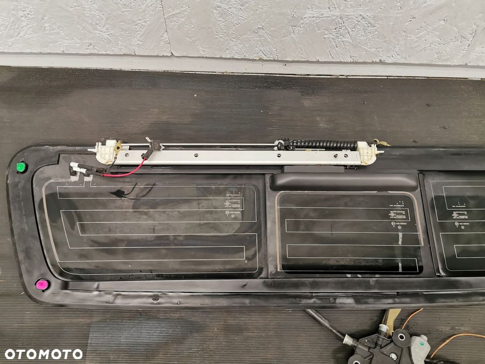 navara d23 alaskan mercedes klasa x w470 szyba tylna karoseryjna uchylna - 7