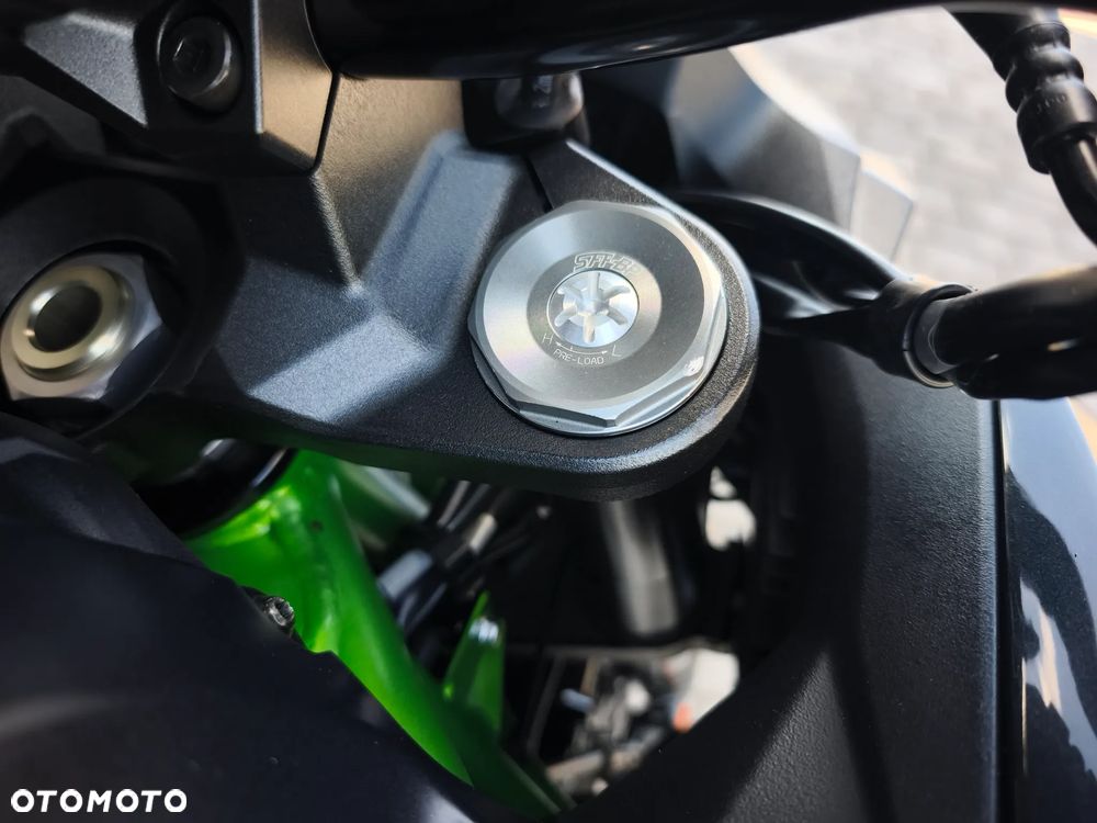 Kawasaki H2 - 16