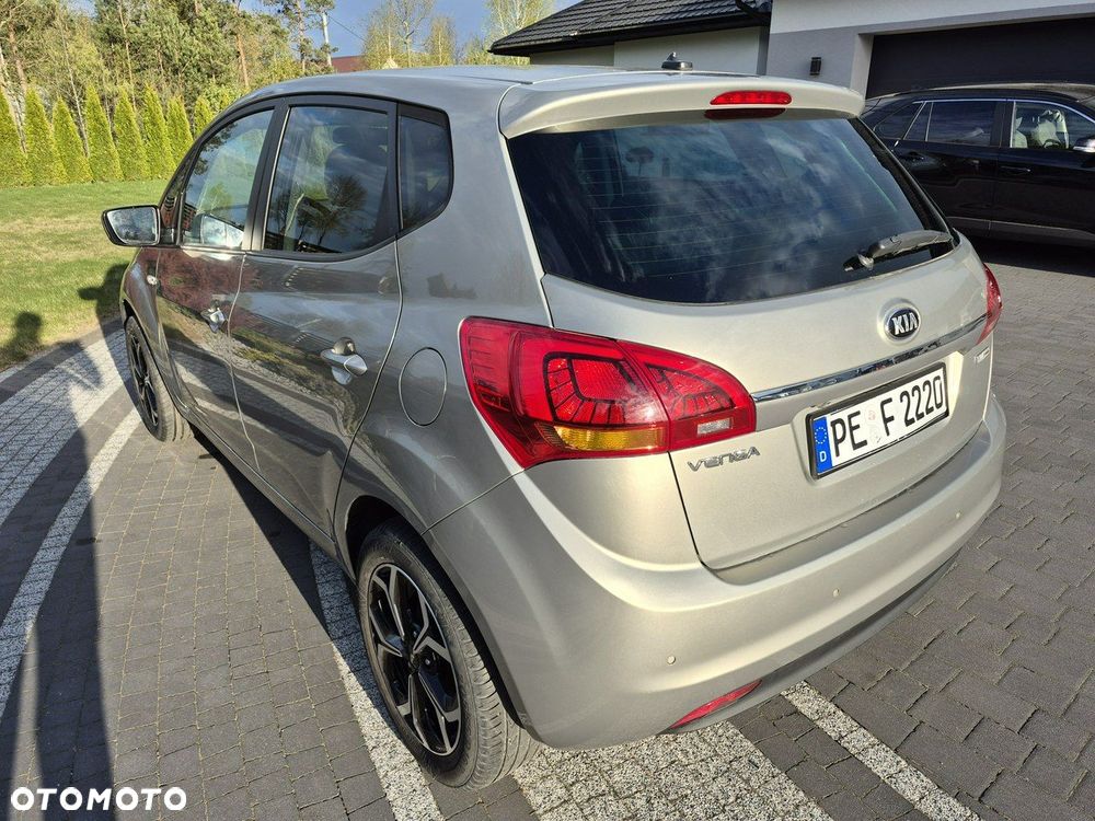Kia Venga - 13