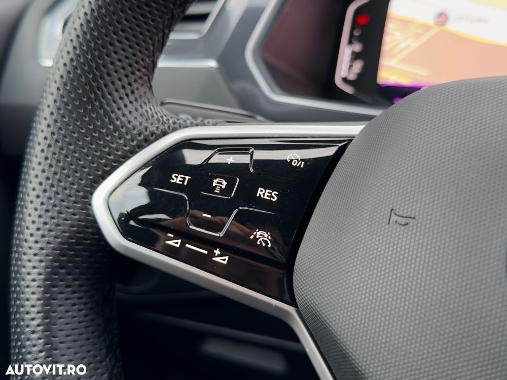 Volkswagen Tiguan 2.0 TDI SCR 4MOTION DSG R-Line - 33