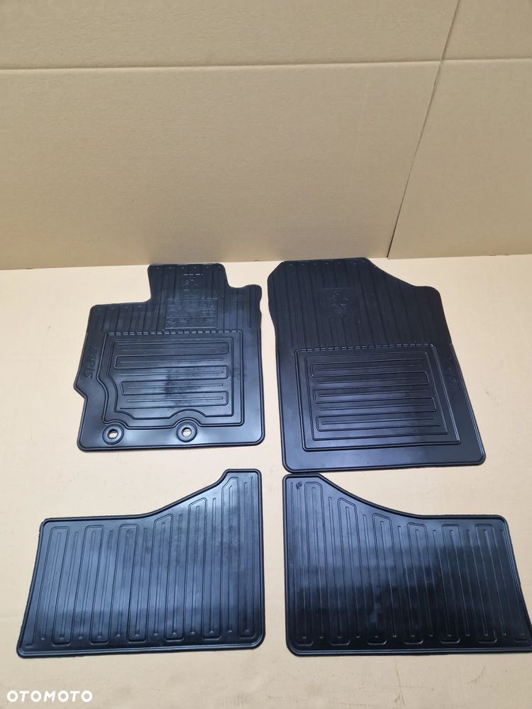 Oryginalne Dywaniki Toyota YARIS 11- GUMOWE PZ49K-B0355-RJ - 1