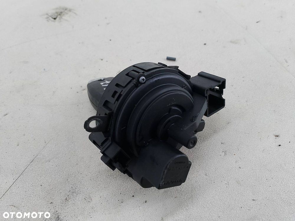 STACYJKA VOLVO V50 30768036 2.0 D - 5