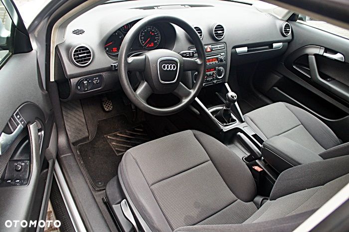 Audi A3 3-drzwiowe 1.6 Ambiente - 4