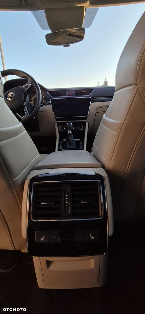 Skoda Superb 2018 photo 5
