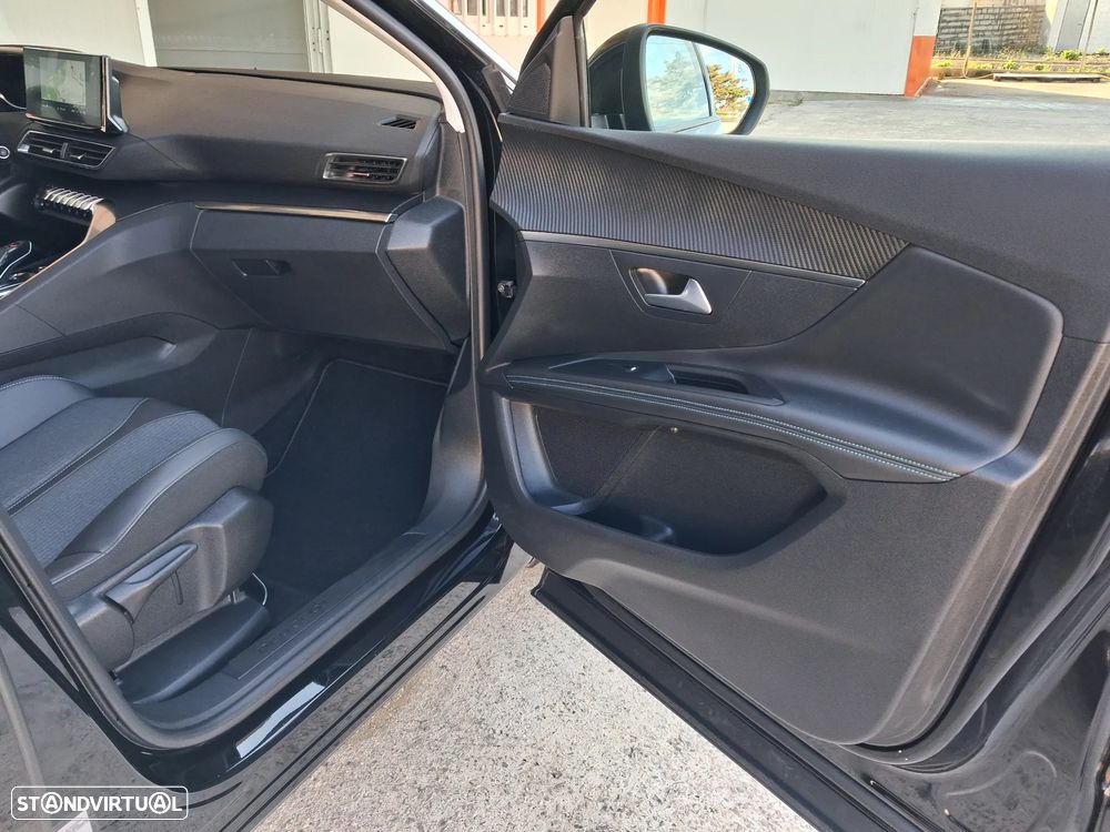 Peugeot 3008 225 e-EAT8 Allure Pack - 32