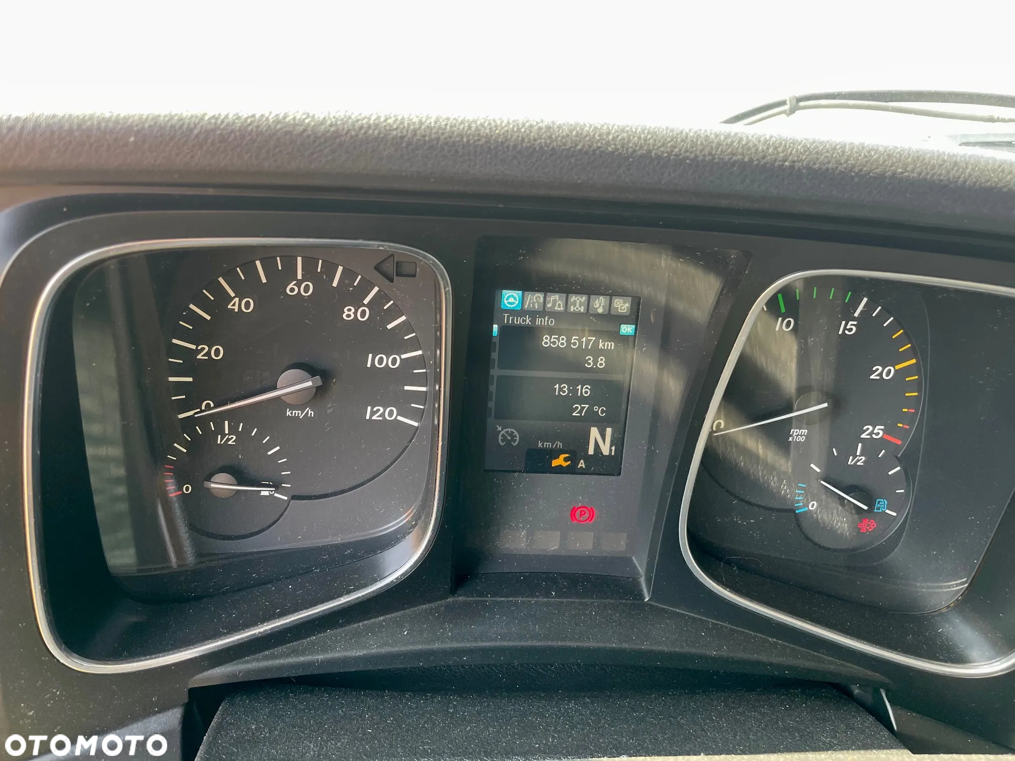 Mercedes-Benz Actros - 8