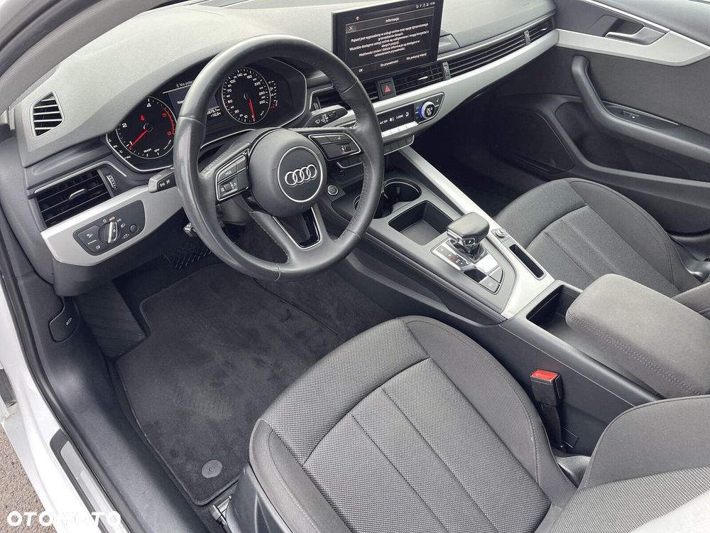 Audi A4 Limousine - 10