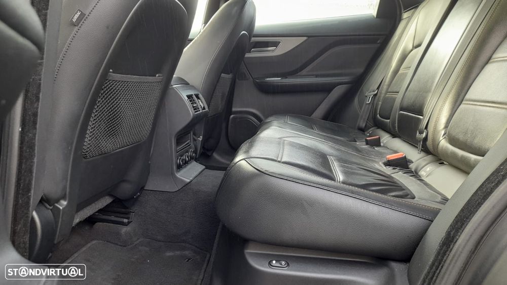 Jaguar F-Pace 2.0 i4D Prestige AWD Aut. - 24