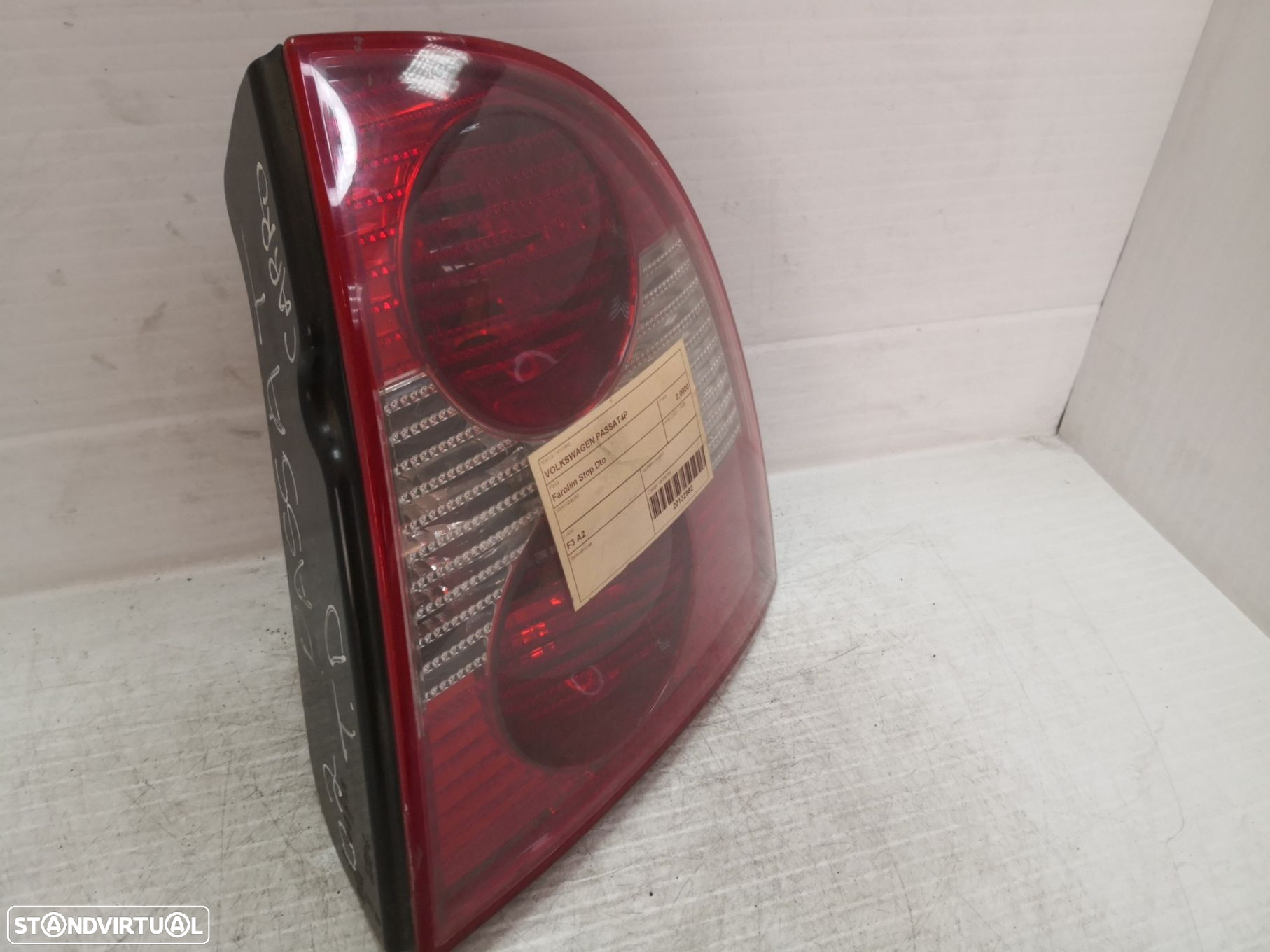 Farolim Stop Dto Volkswagen Passat (3B3) - 2