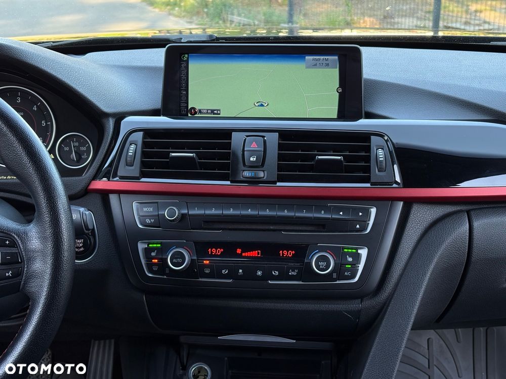 BMW Seria 3 320d Blue Performance Sport Line - 20