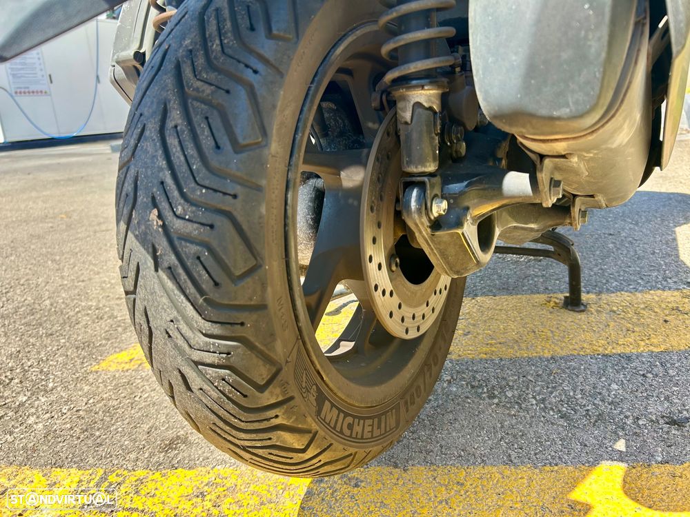 Yamaha X-Max 300 - 18