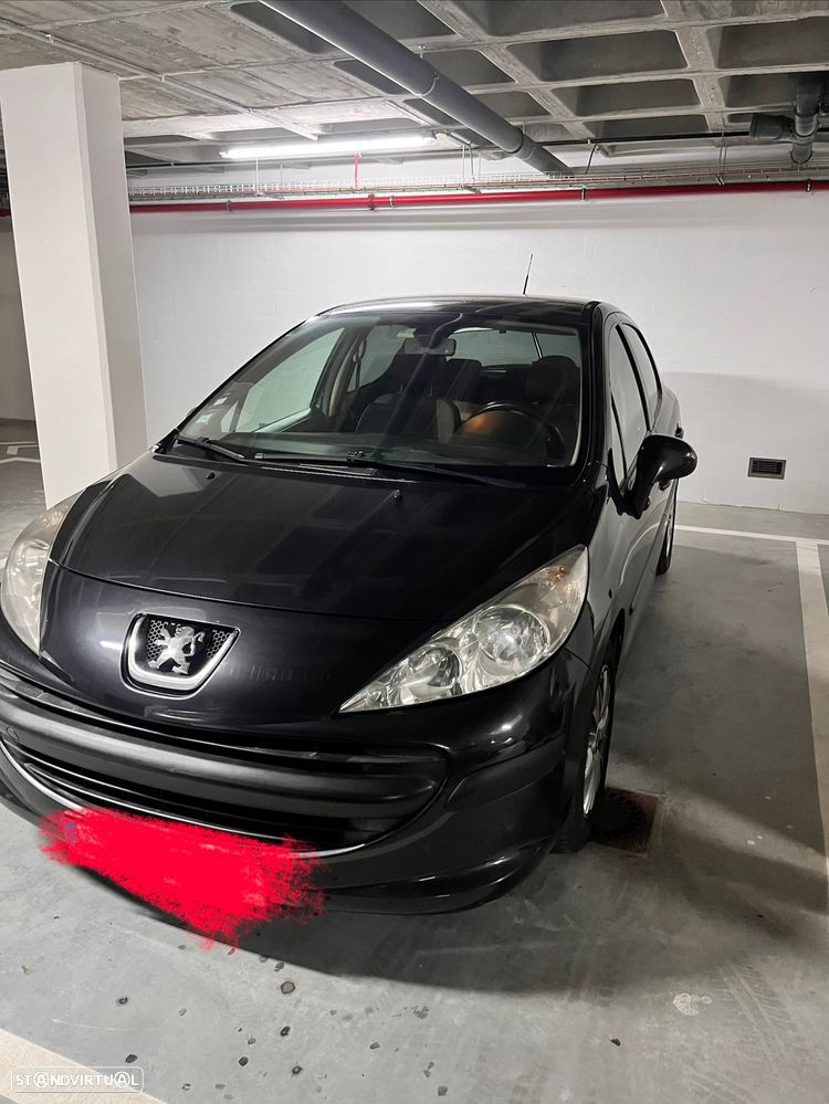 Peugeot 207 1.4 HDi Urban - 1