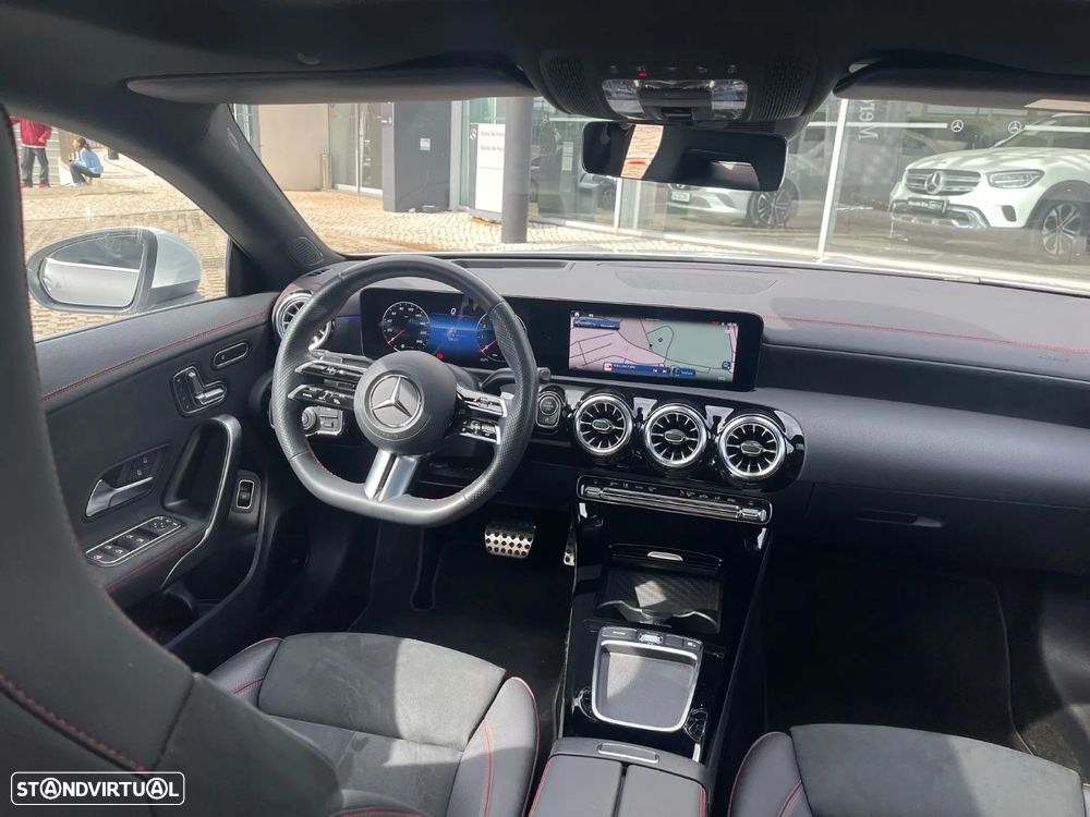 Mercedes-Benz CLA 200 7G-DCT AMG Line - 2