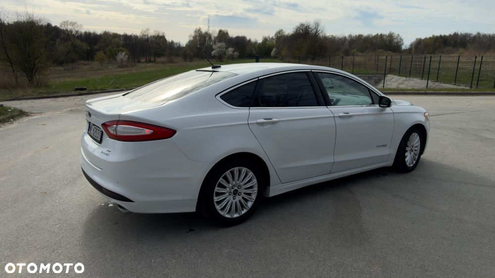 Ford Fusion - 15