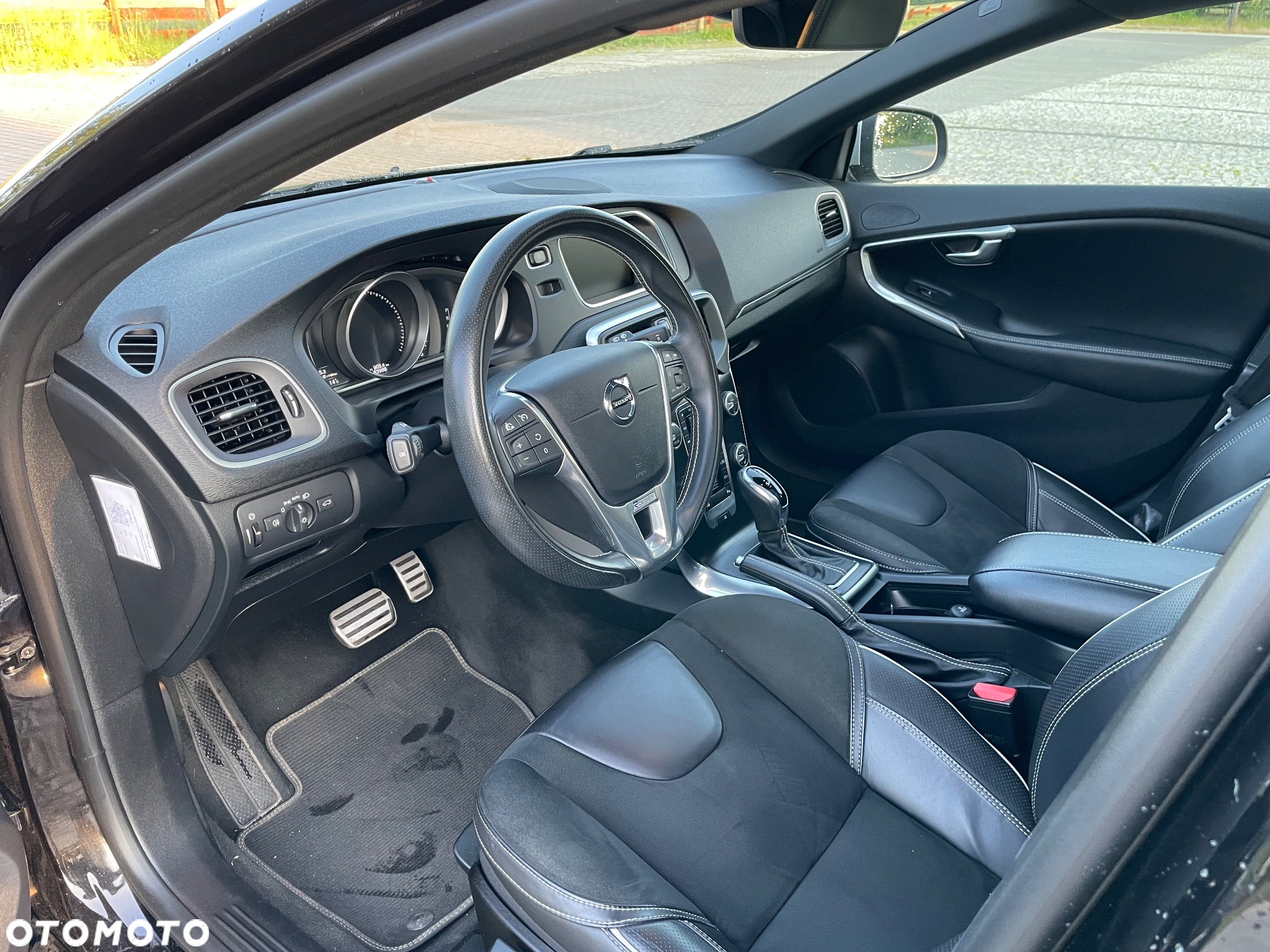 Volvo V40 D3 Geartronic RDesign - 6