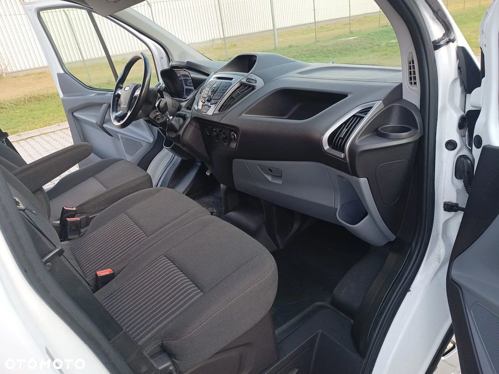 Ford TRANSIT CUSTOM - 11