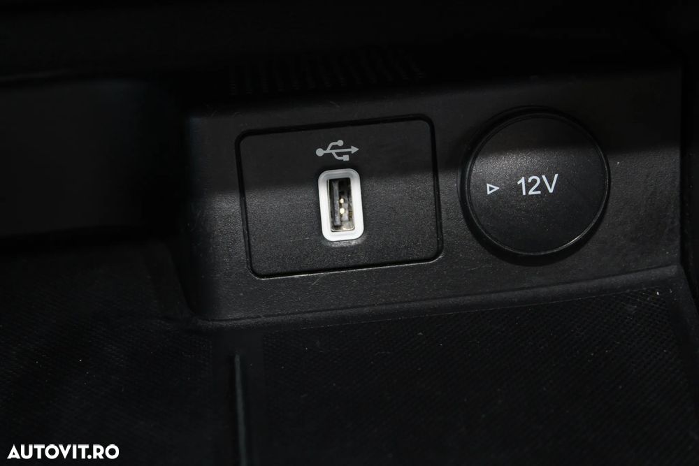 Ford Focus 1.5 EcoBlue Start-Stopp-System Aut. TITANIUM - 30