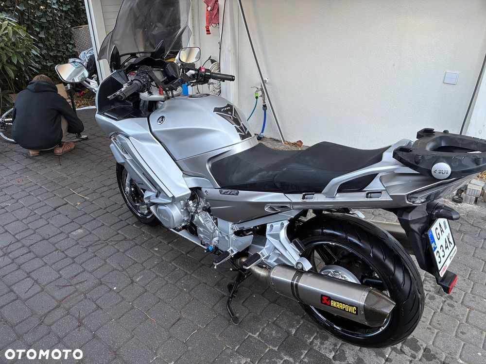 Yamaha FJR - 6