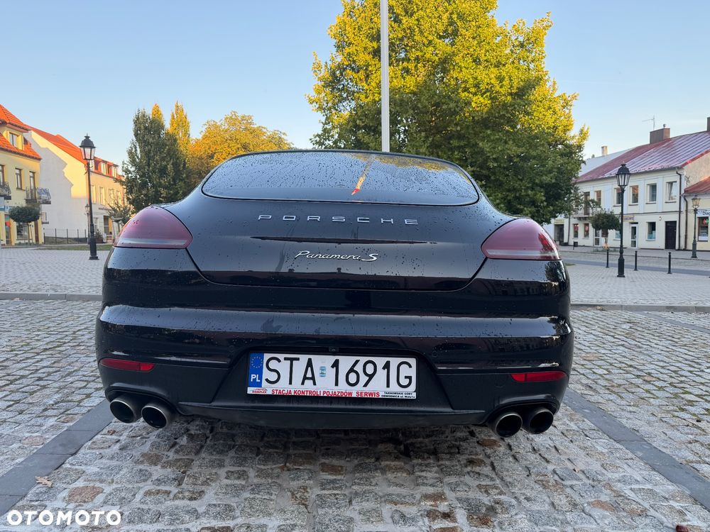 Porsche Panamera S - 17