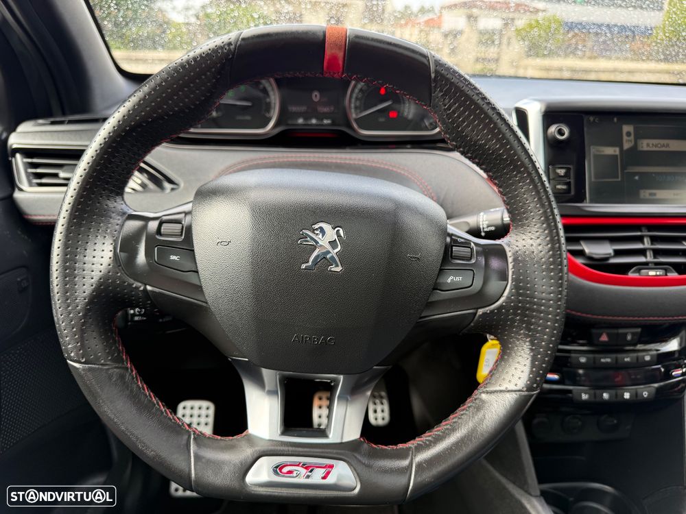 Peugeot 208 GTI 200 THP - 24