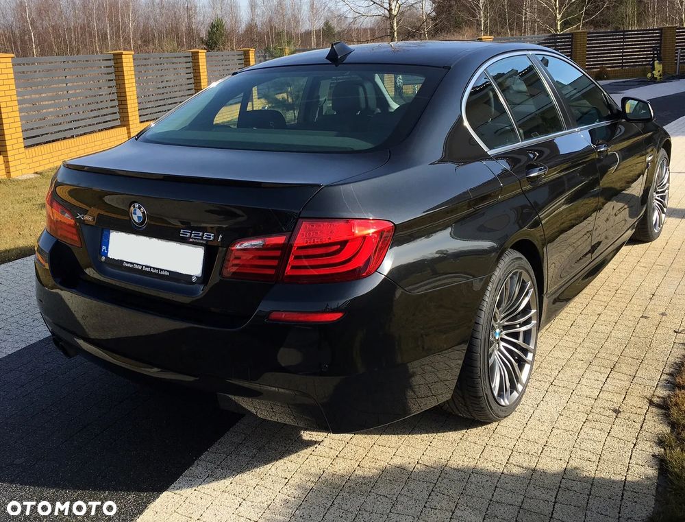 BMW Seria 5 528i xDrive - 3