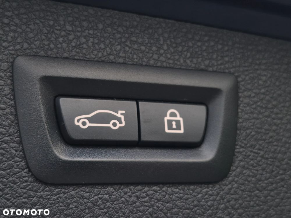 BMW Seria 3 320d - 25