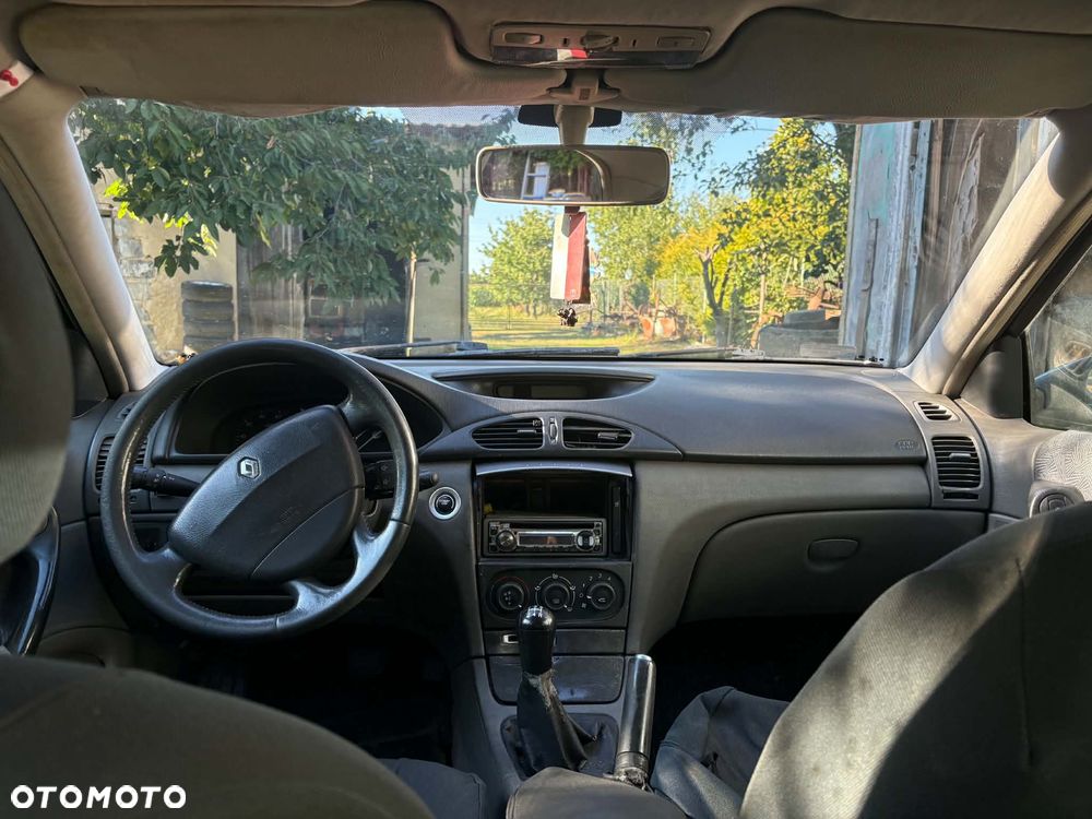Renault Laguna - 5
