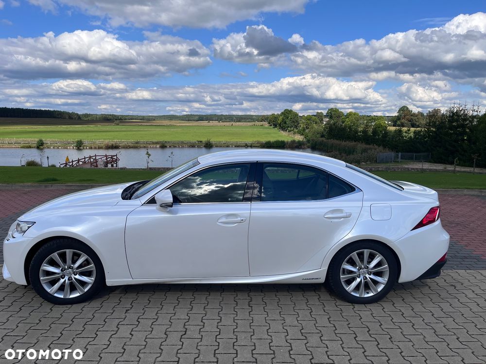 Lexus IS 300h Elite - 3