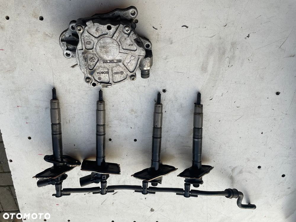 4x wtryskiwacze 03L130277 + pompa vacum 03L145100F oryginał - 2