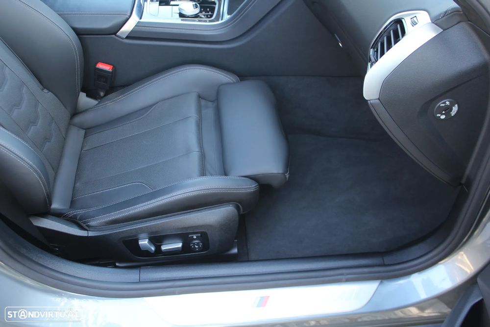 BMW 840 Gran Coupé d xDrive Pack M - 22