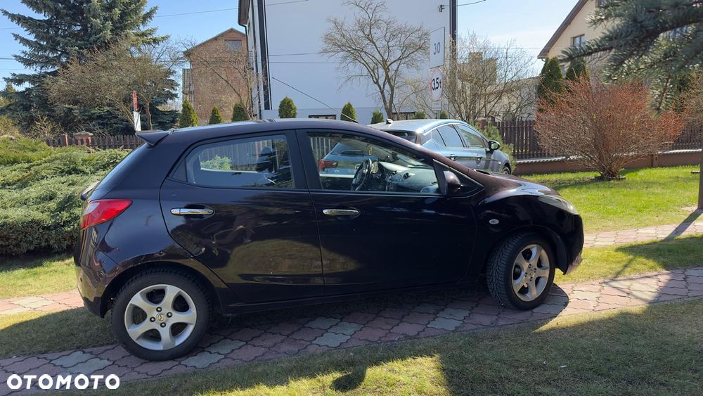 Mazda 2 - 10