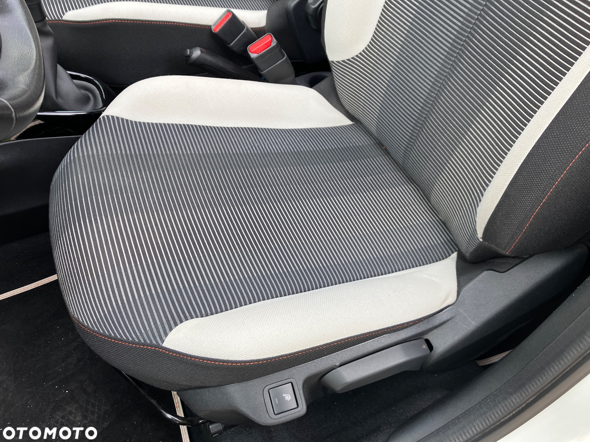 Peugeot 108 PureTech 82 Top Roland Garros - 15