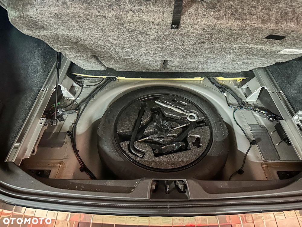Volvo V70 D5 AWD Summum - 38