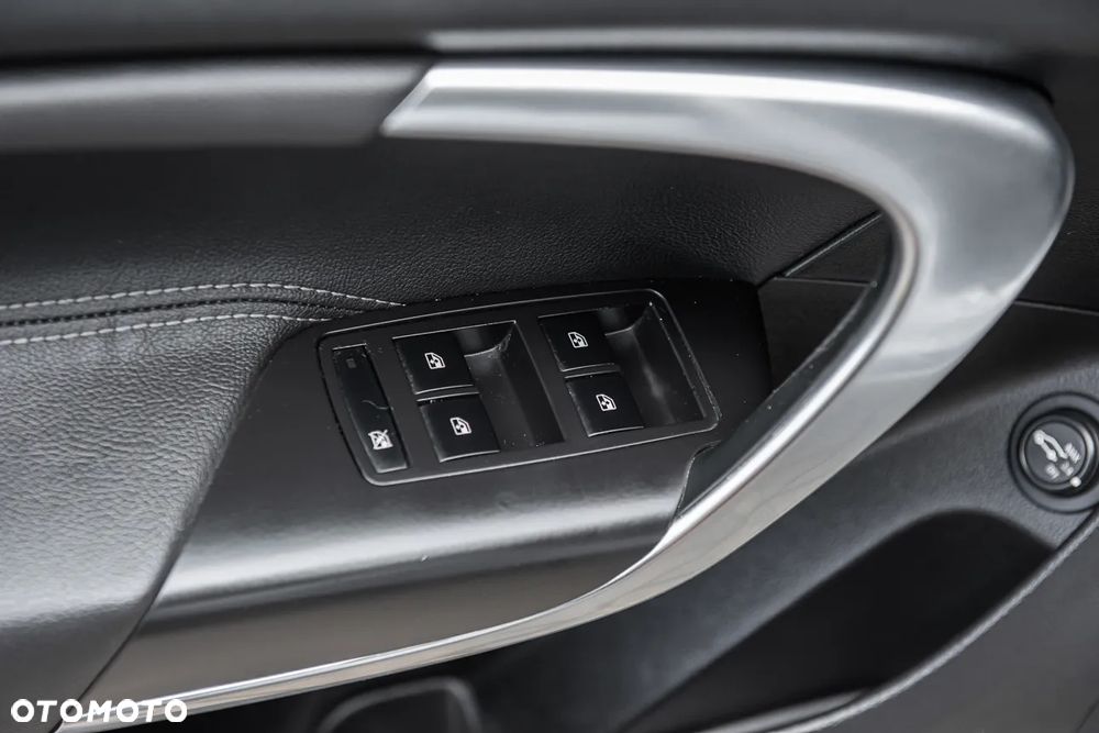 Opel Insignia 2.0 Turbo - 17