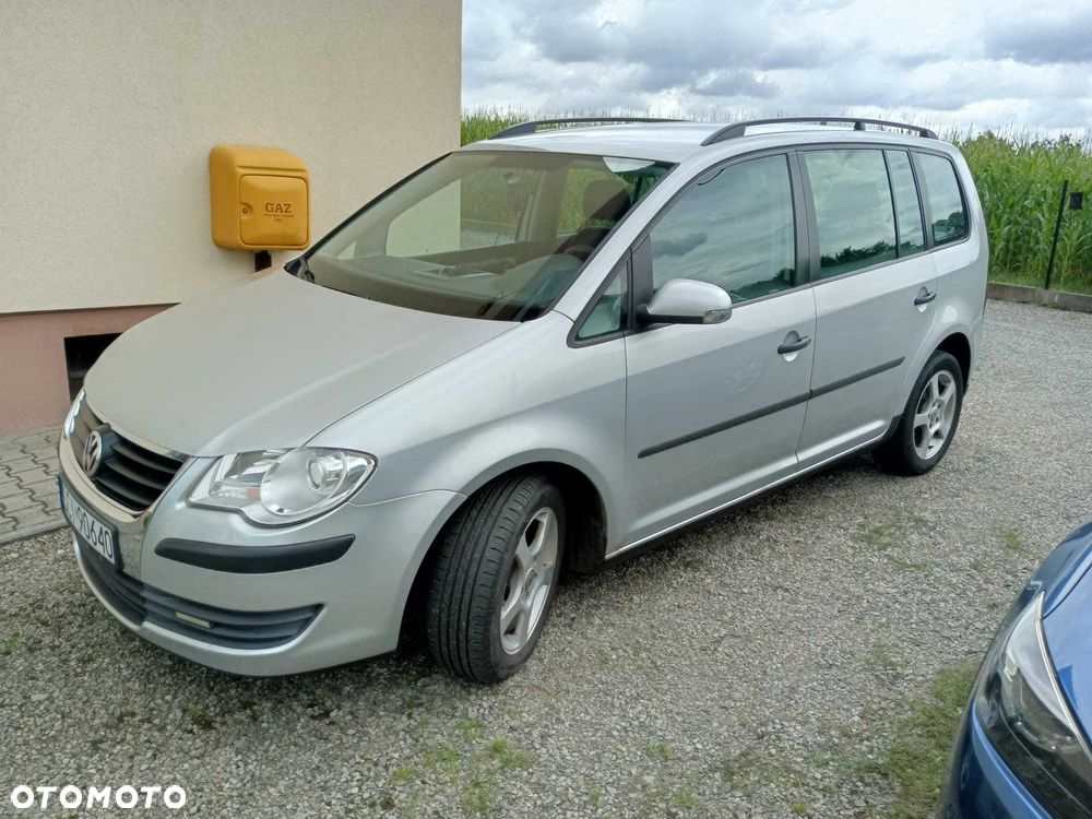 Volkswagen Touran - 1