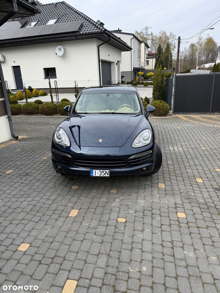 Porsche Cayenne - 1