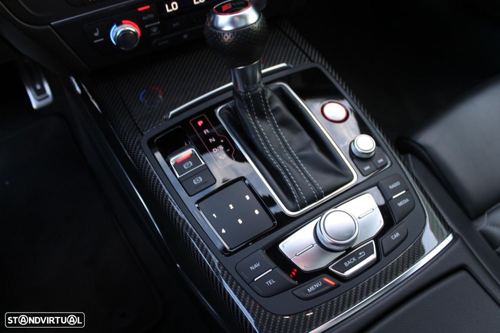 Audi RS6 Avant - 44